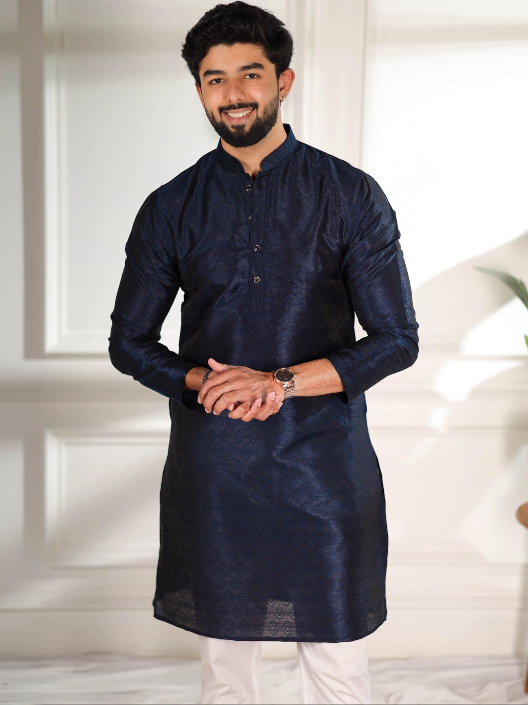 Koshin Men Ethnic Motifs Woven Design Mandarin Collar Straight Kurtas