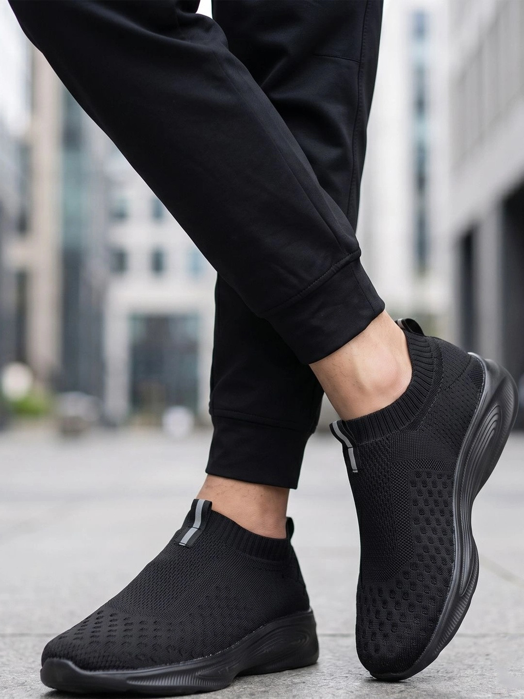 Knight Ace Men Textile Walking Shoes