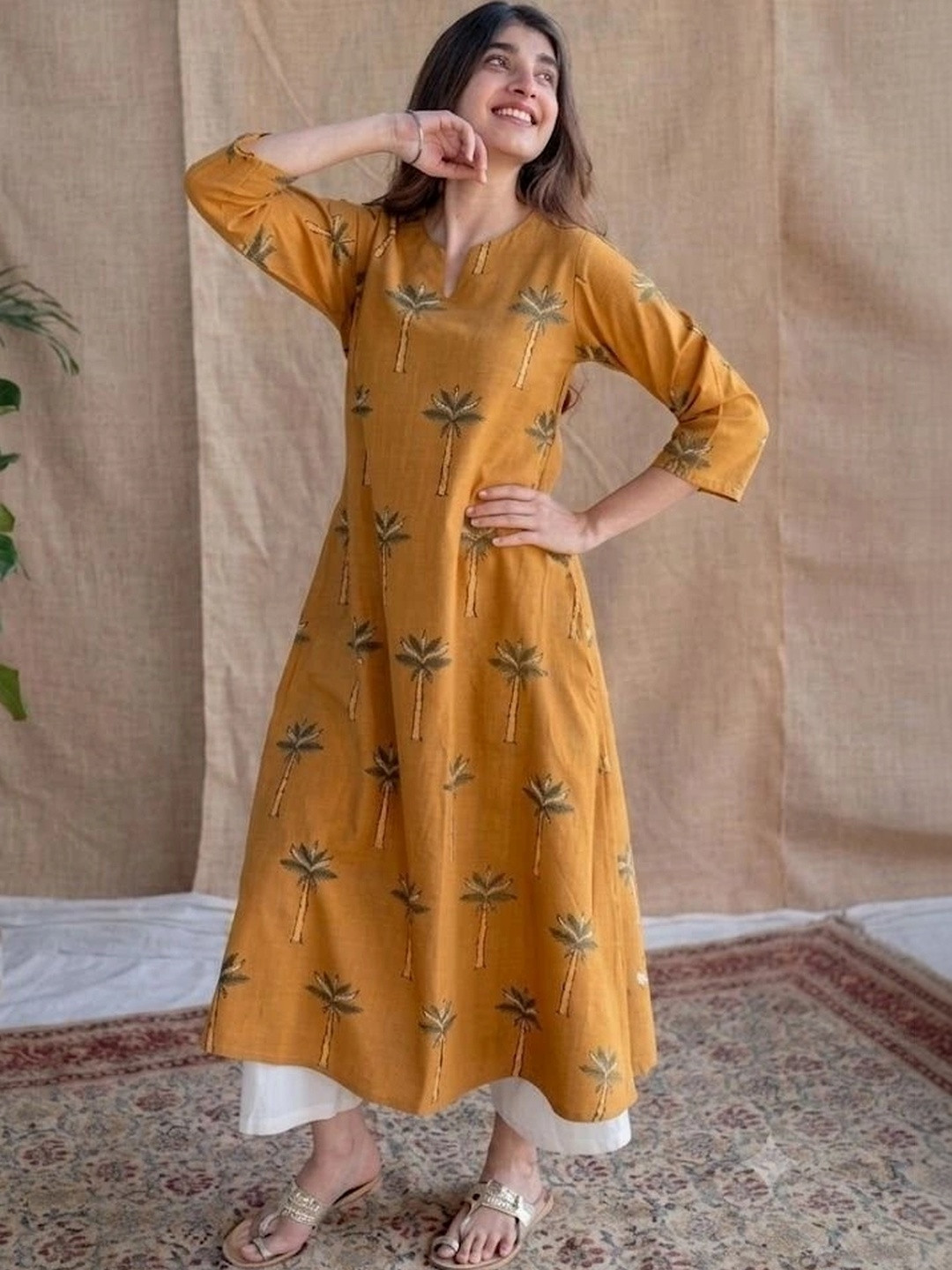 Vastranchal Women Ethnic Motifs Printed Regular Kurta with Trousers