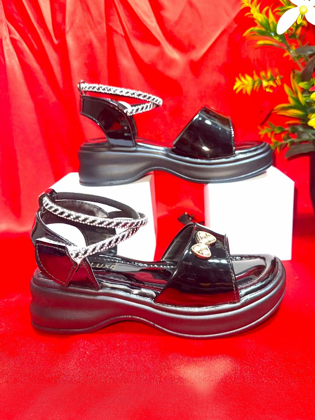 ZORILUXE Girls Comfort Sandals