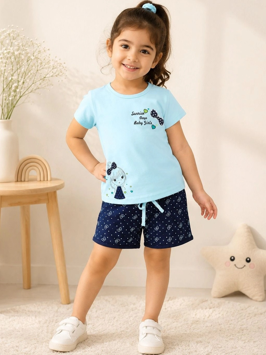 CERABI Girls Printed T-shirt with Shorts