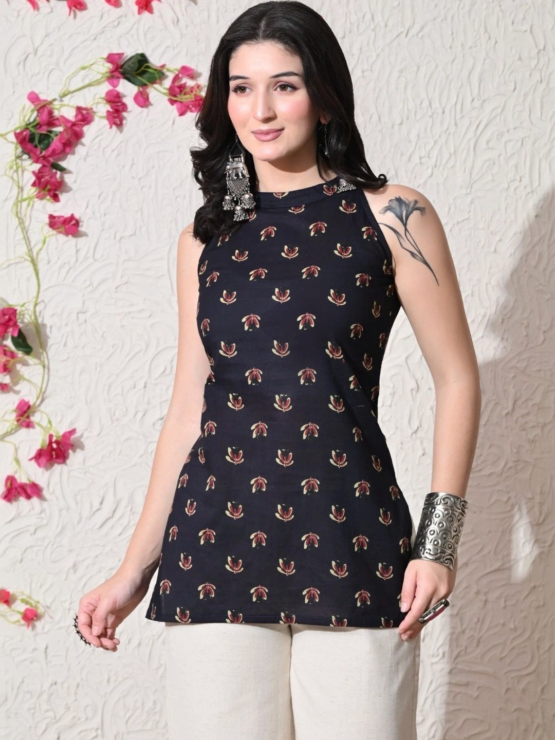 SANGAKURTI Women Ethnic Motifs Print V-Neck Sleeveless lace-up Back Cotton Top