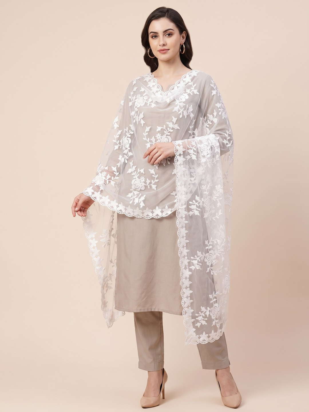 Kuhika Embroidered Dupatta with Thread Work