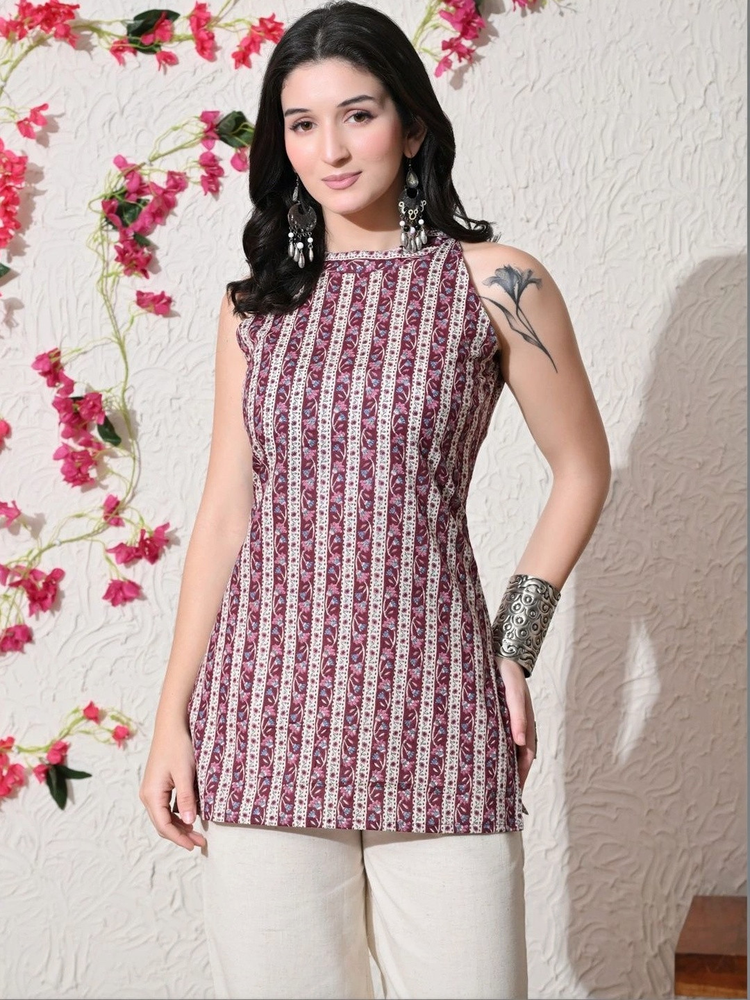 SANGAKURTI Women Motifs Print Halter Neck Sleeveless Cotton Top