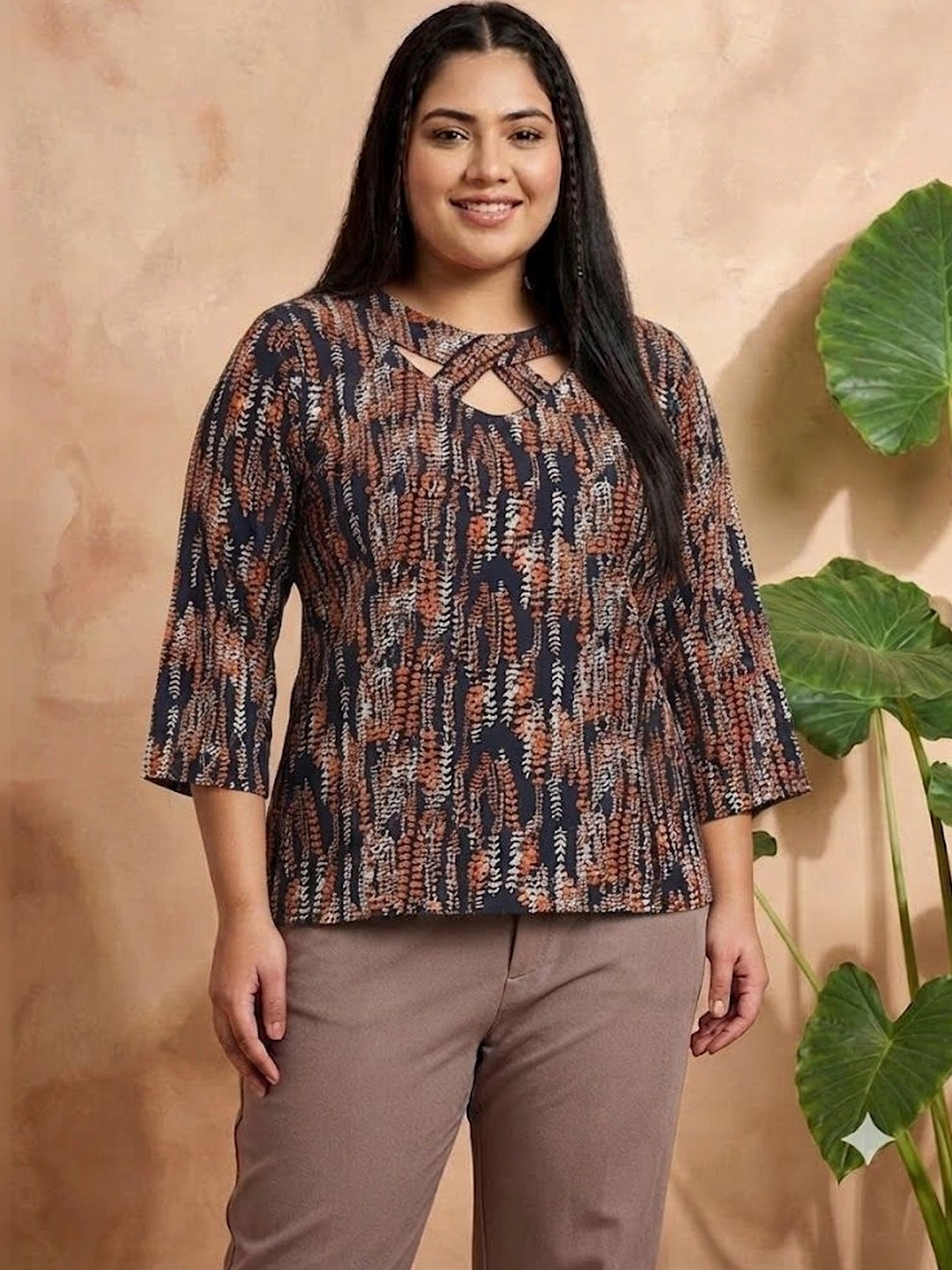 MASSI DESING Print Keyhole Neck Twisted Crepe Top