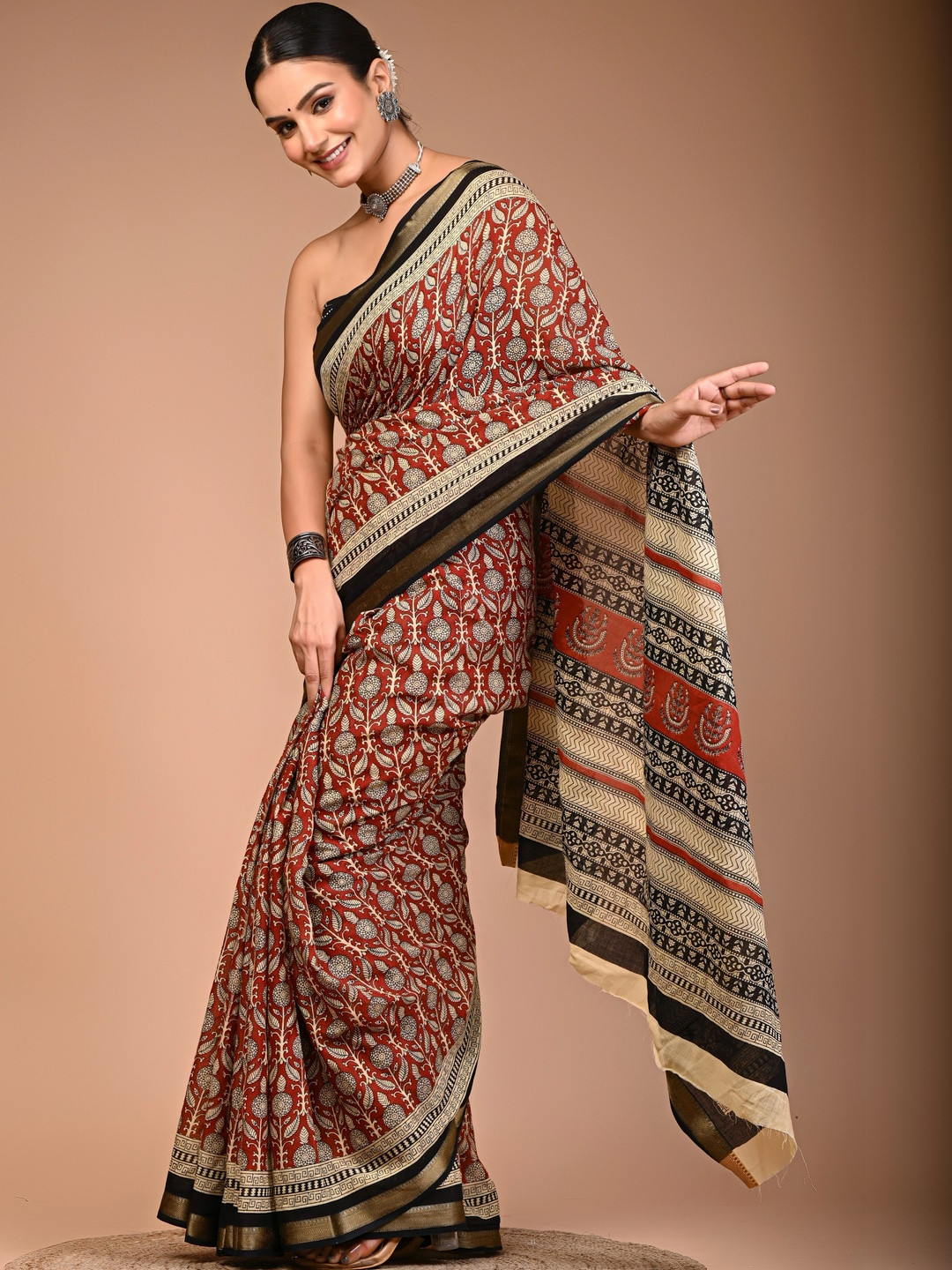 Lovwear Colourblocked Pure Cotton Ikat Saree