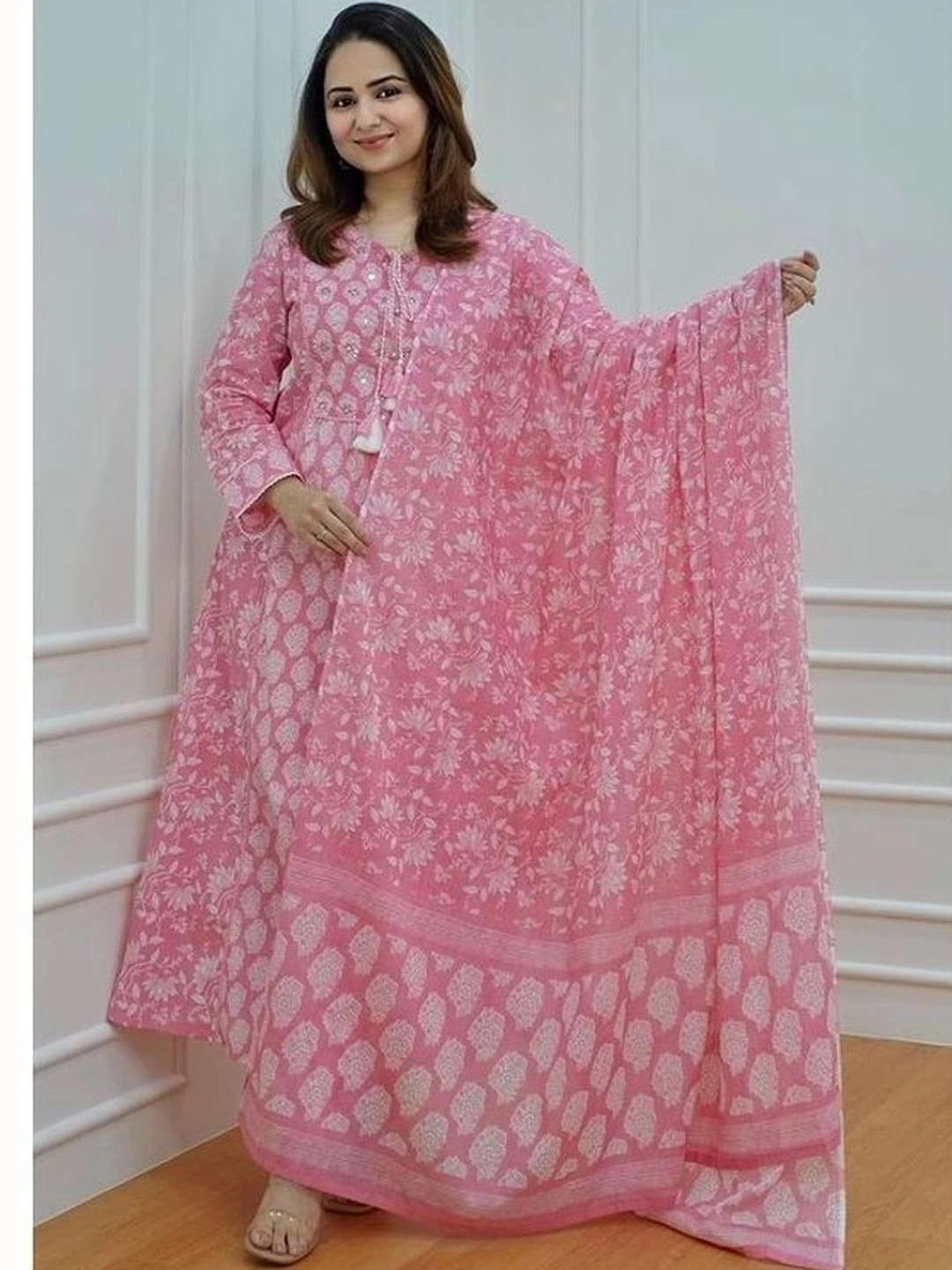 BABA KURTI Women Floral Printed Empire Kurta with Palazzos & With Dupatta
