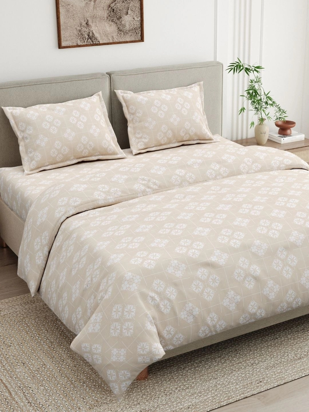 haus & kinder Beige Floral 300 TC King Bedsheet with 2 Pillow Covers