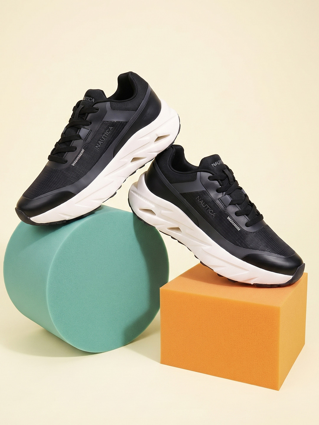Nautica Men Black Running Shoes