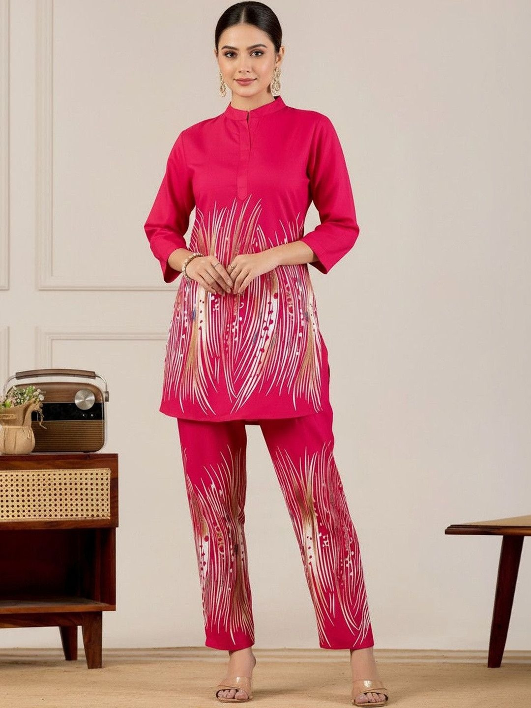 The Cloth Crow Women Printed Regular Kurta with Trousers