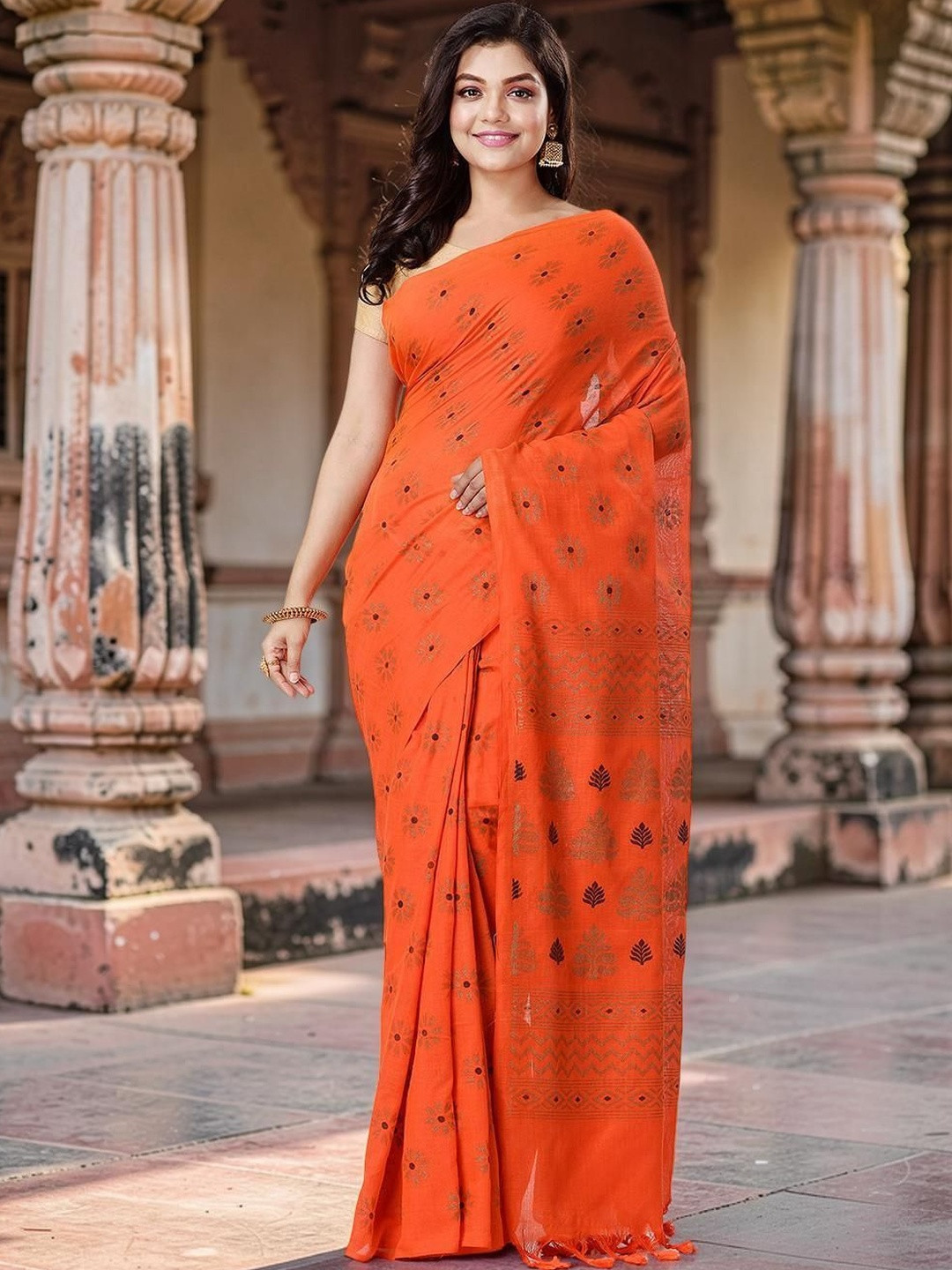 TANTLOOM Woven Design Pure Cotton Taant Saree