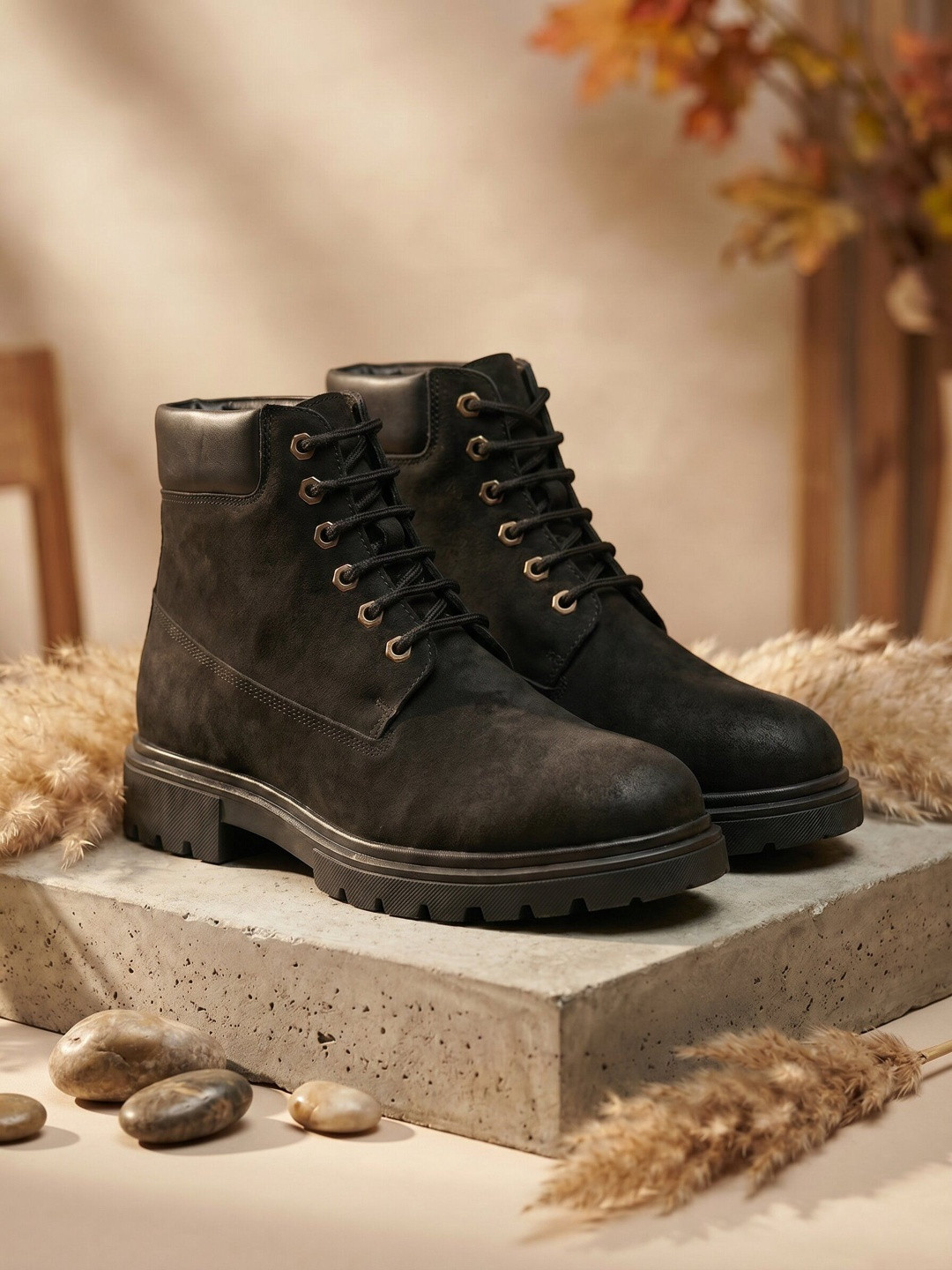 The Roadster Lifestyle Co Men Round Toe Lace-Ups Chunky Boots