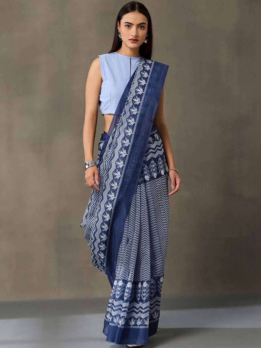 Navibhu Smart Workwear Ethnic Motifs Pure Cotton Saree With Unstitched Blouse Piece