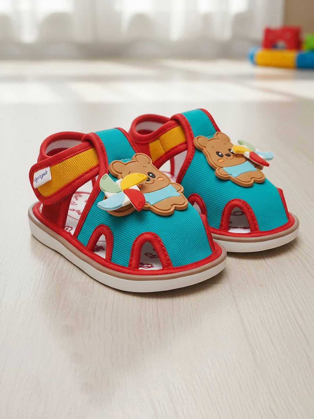 BOYZ N GALZ Boys Colourblocked Open Toe Flats