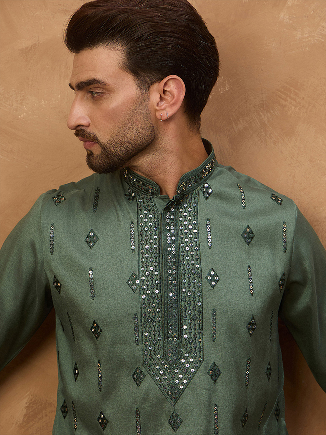 House of Pataudi Men Ethnic Motifs Embroidered Sequinned Kurta