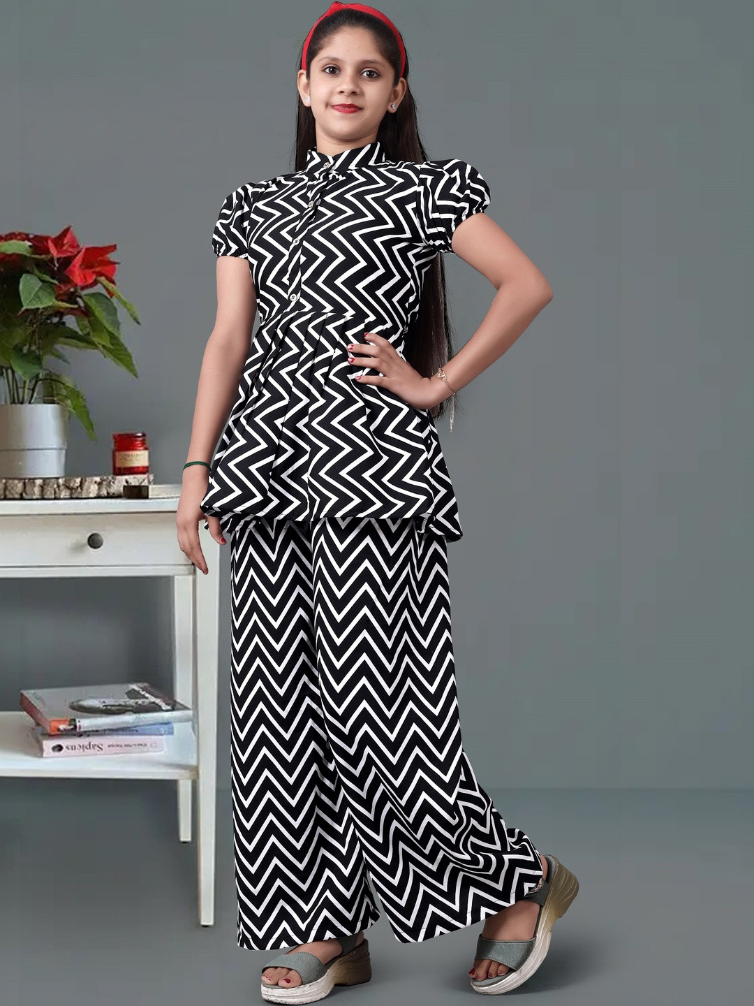 kachhot Girls Printed Top with Palazzos