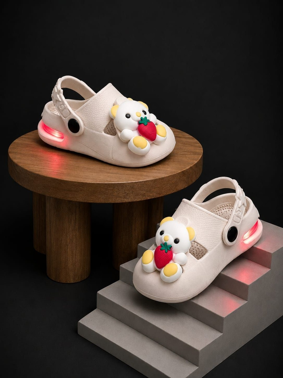 NEW STEPS Unisex Kids Embellished Rubber Clogs