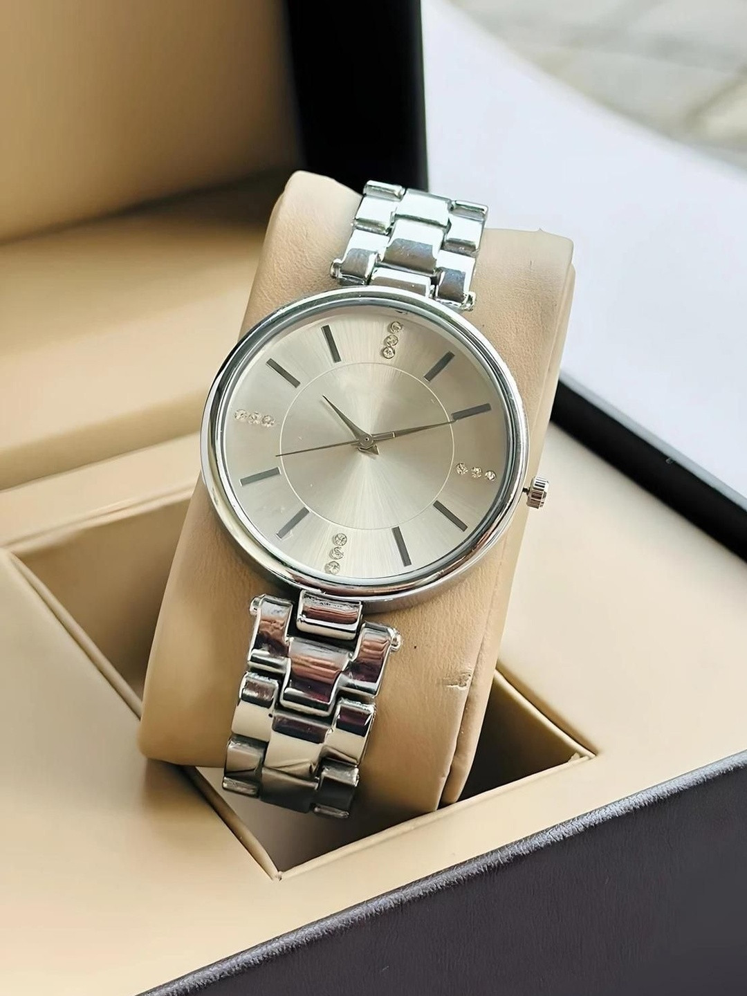 Moda Rapido Women Brass Dial & Bracelet Style Straps Analogue Multi Function Watch M R DB Silver