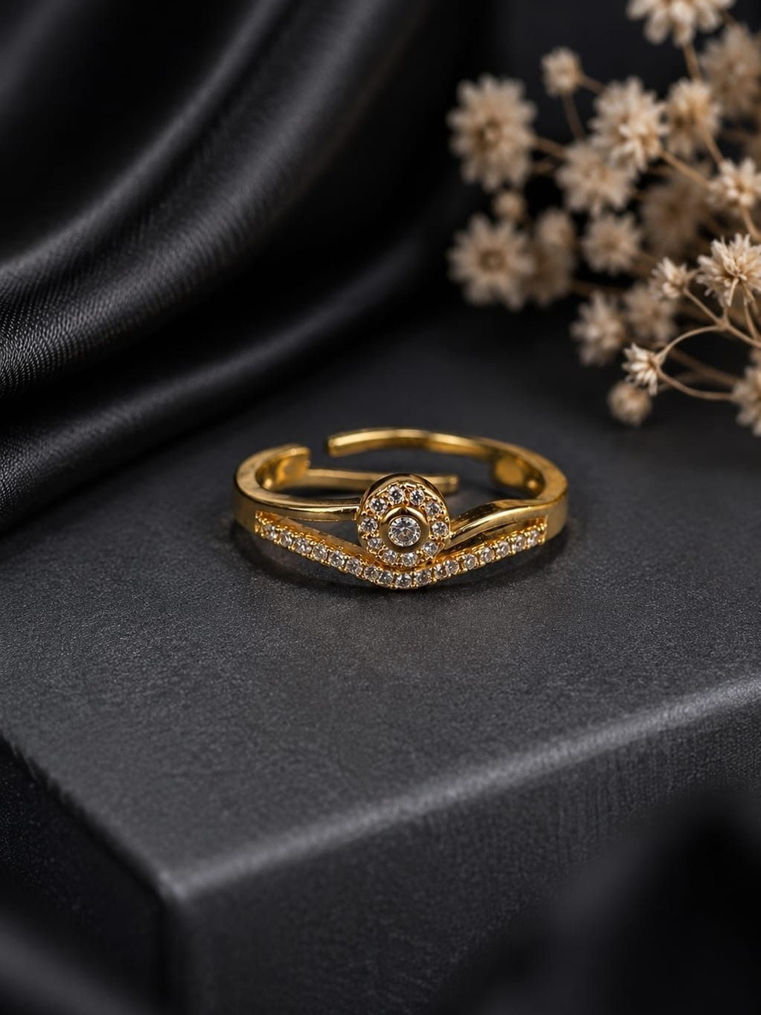 Zeraki Jewels Women Gold-Plated Finger Ring
