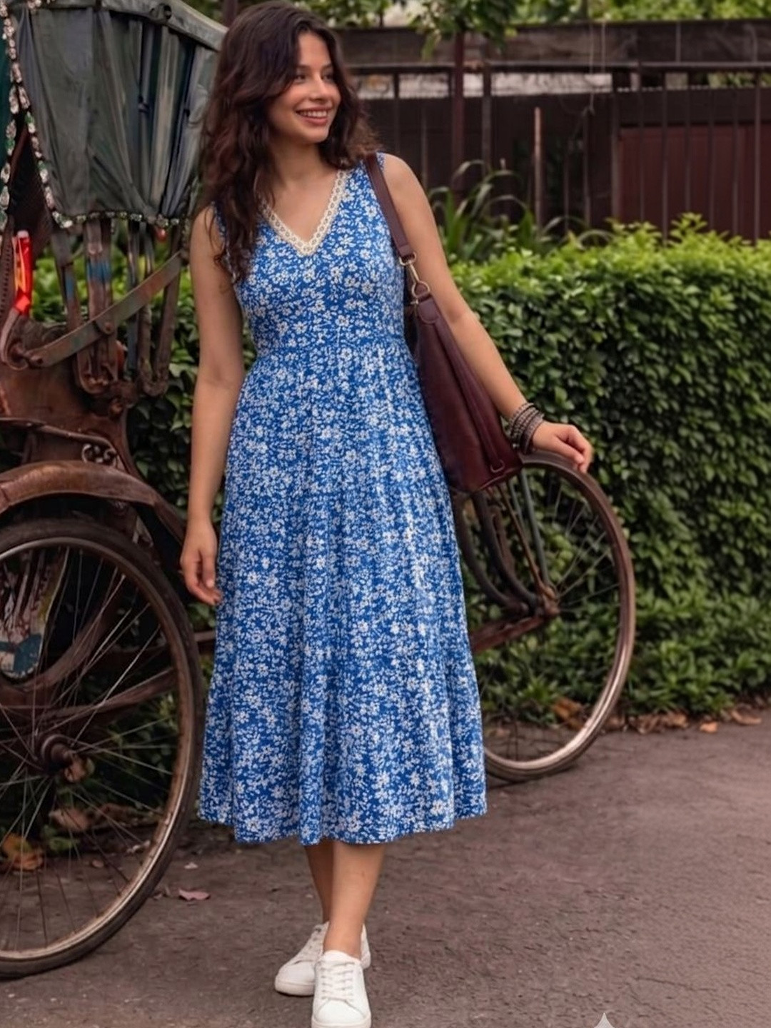 SATITHA Floral Printed V-Neck Pure Cotton Handloom Tiered Kurti