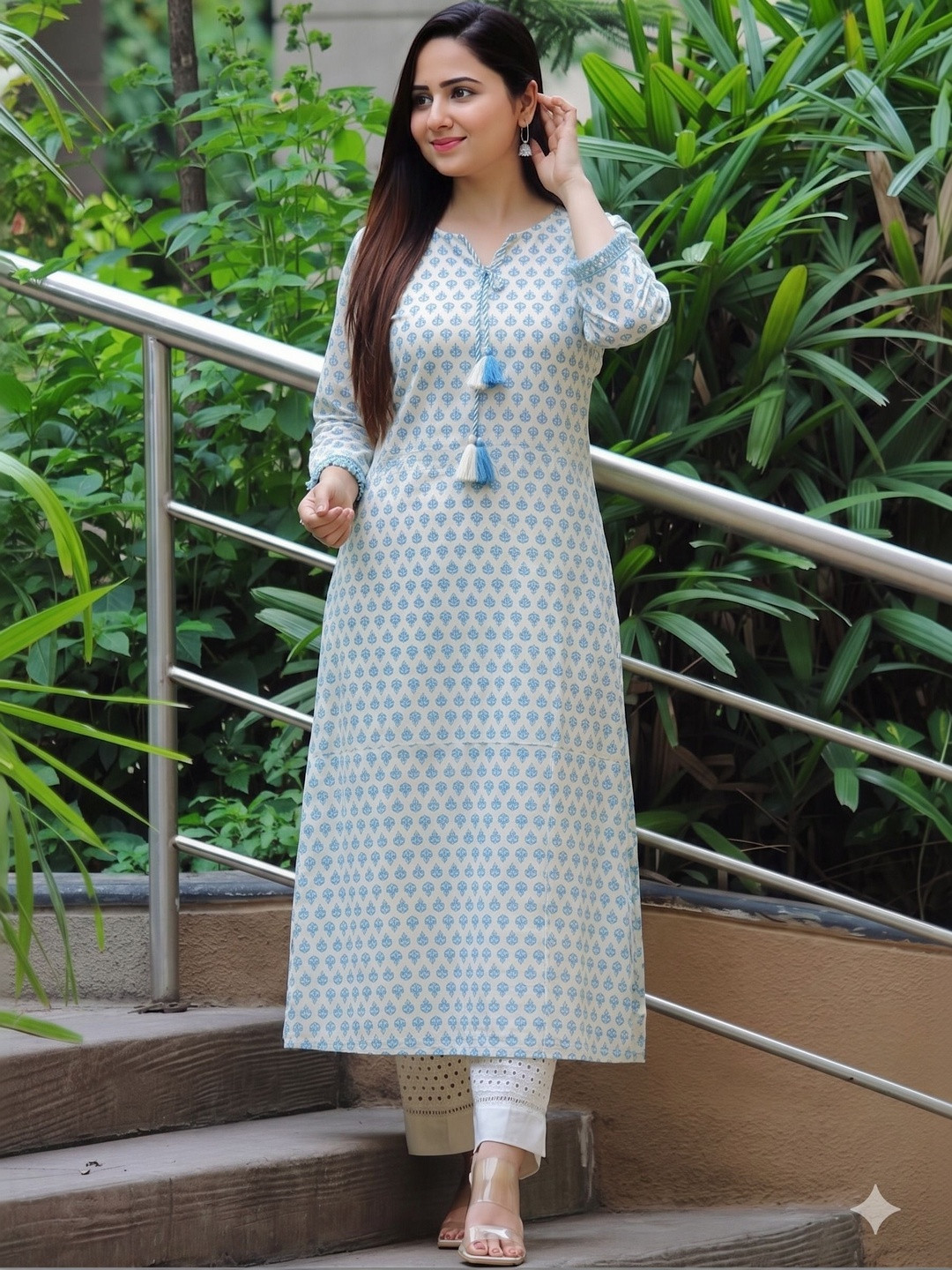 Gulmehendi Women Ethnic Motifs Printed Thread Work Indie Prints Kurta