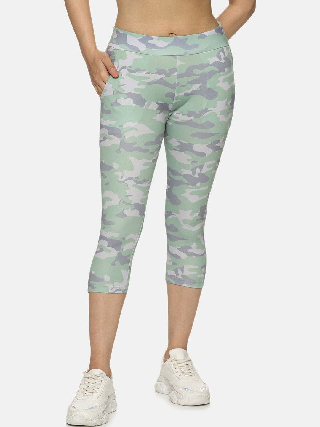 DOMIN8 Mid-Rise Camouflage Printed Slim Fit Capris