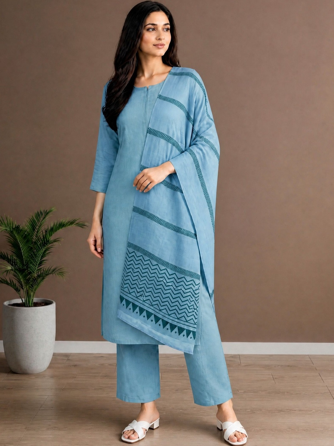 Moda Rapido Women Regular Kurta with Trousers & With Dupatta