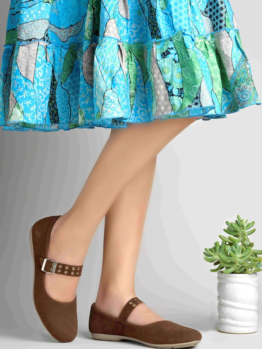 Shoetopia Round Toe Buckle Ballerinas