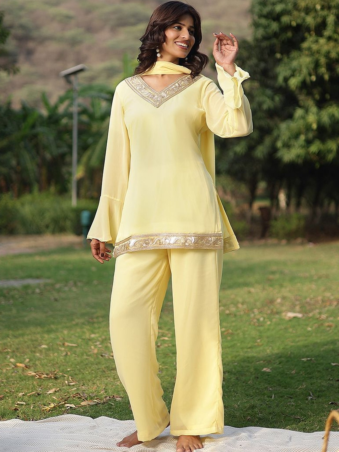 Poshak Hub Women Regular Kurta with Palazzos & With Dupatta