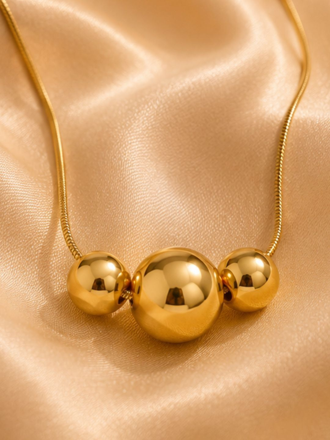DIVING SWAN Women 18K Thick Gold Plated Arya Orb Charm Necklace