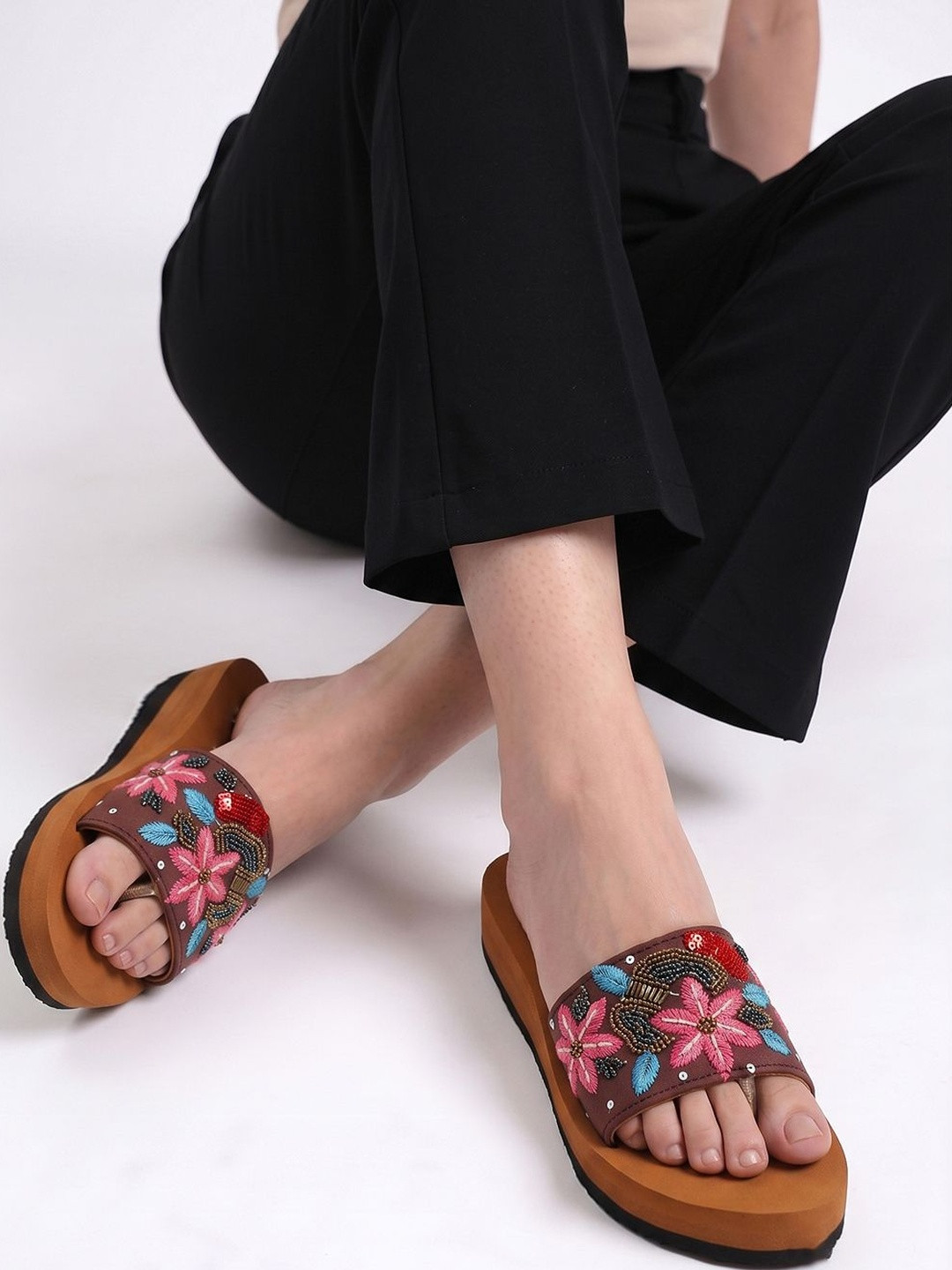 TRIKSY Women Embellished Open Toe Flats