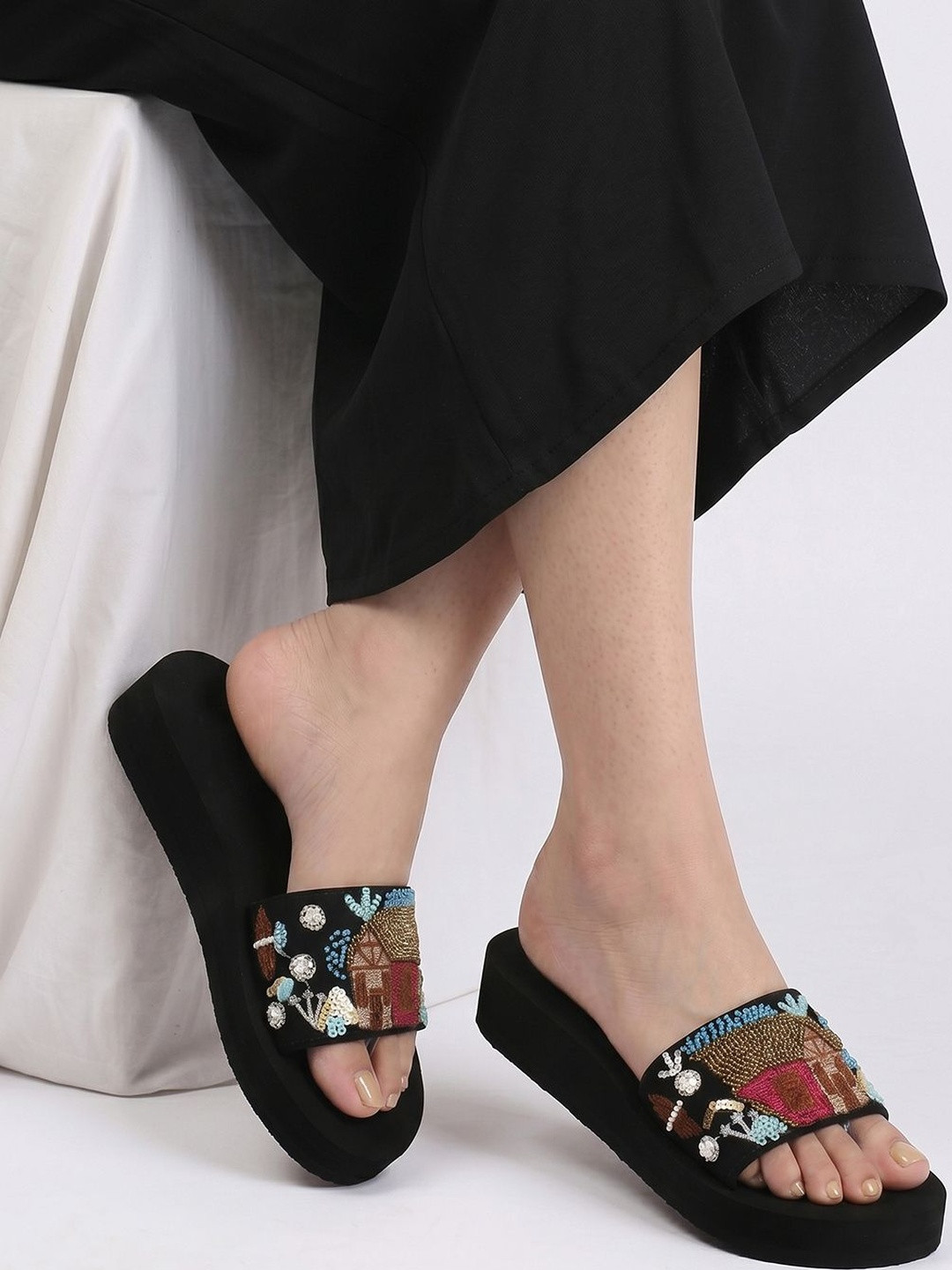 SIRDENILL Women Embellished Ethnic Open Toe Flats with Embroidered
