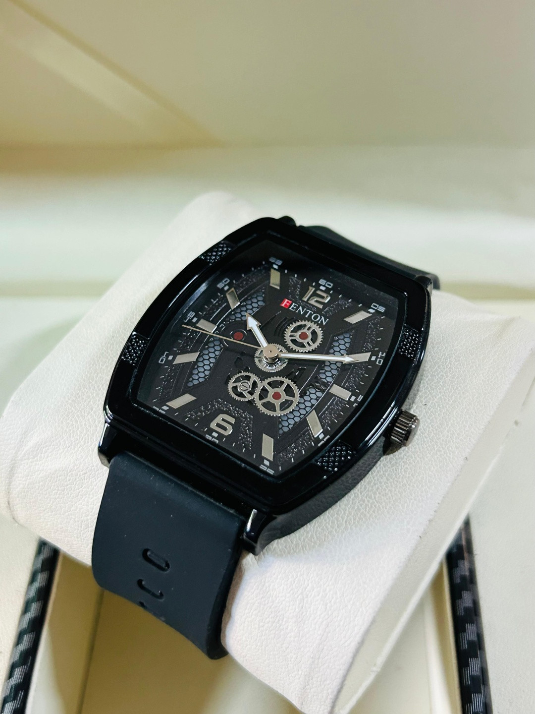FENTON Men Dial & Stainless Steel Straps Analogue Watch FW - 31 Black