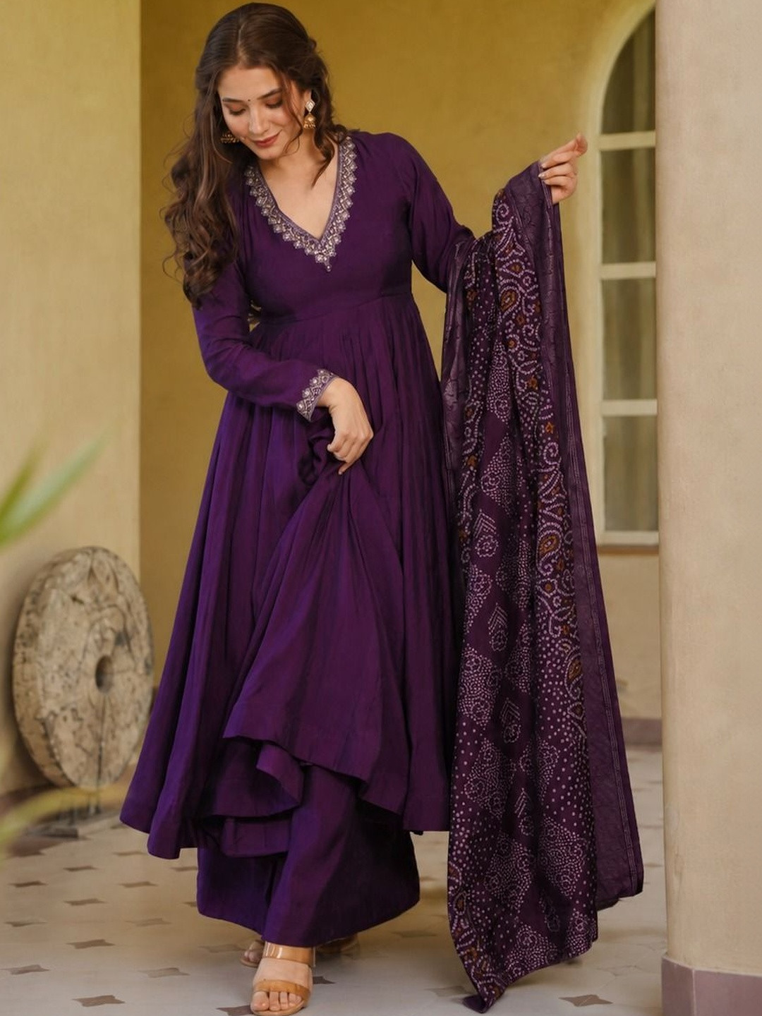 B4ME.COM Women Empire Thread Work Kurta with Palazzos & With Dupatta