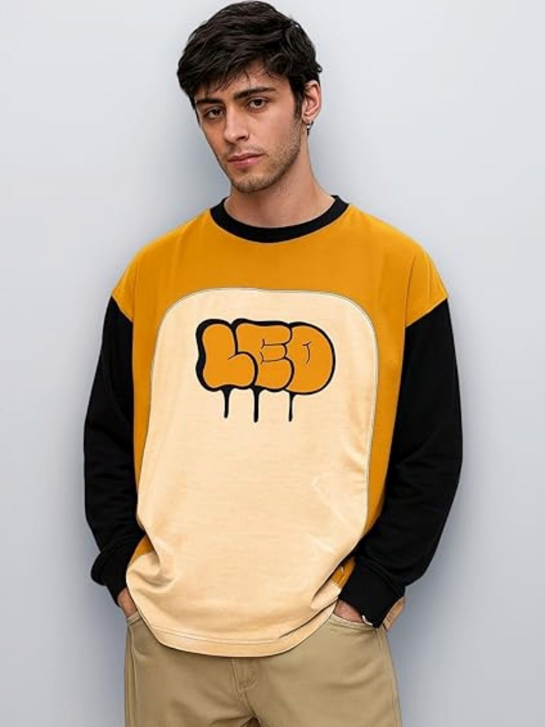 JUST ROAR Men Colourblocked T-shirt
