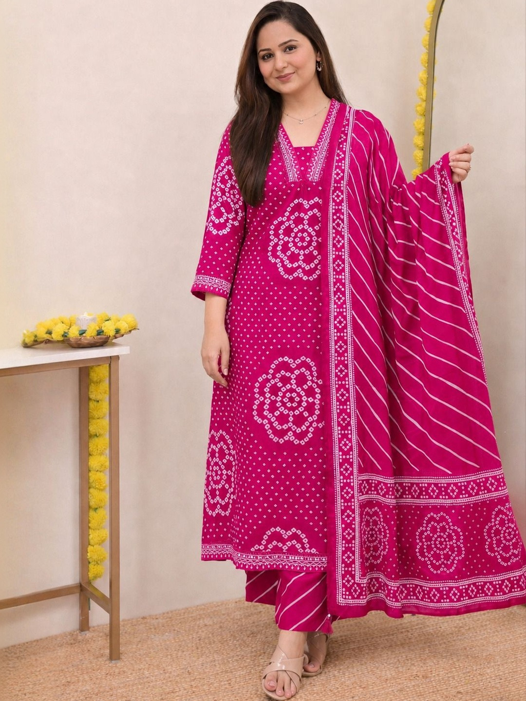 Vnyashri Women Bandhani Printed Regular Kurta with Palazzos & With Dupatta