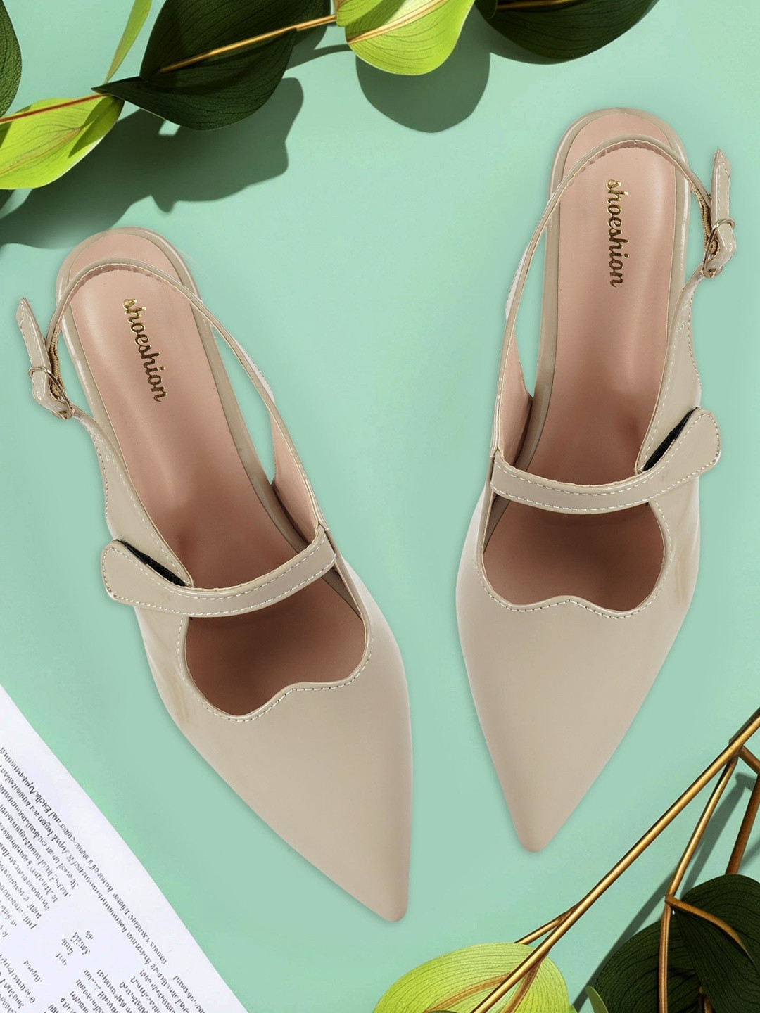 Shoeshion Kitten Pumps with Buckles