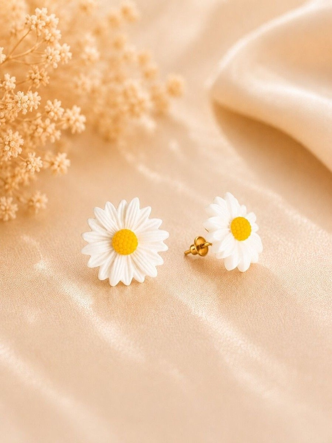 Tiso Floral Studs Earrings