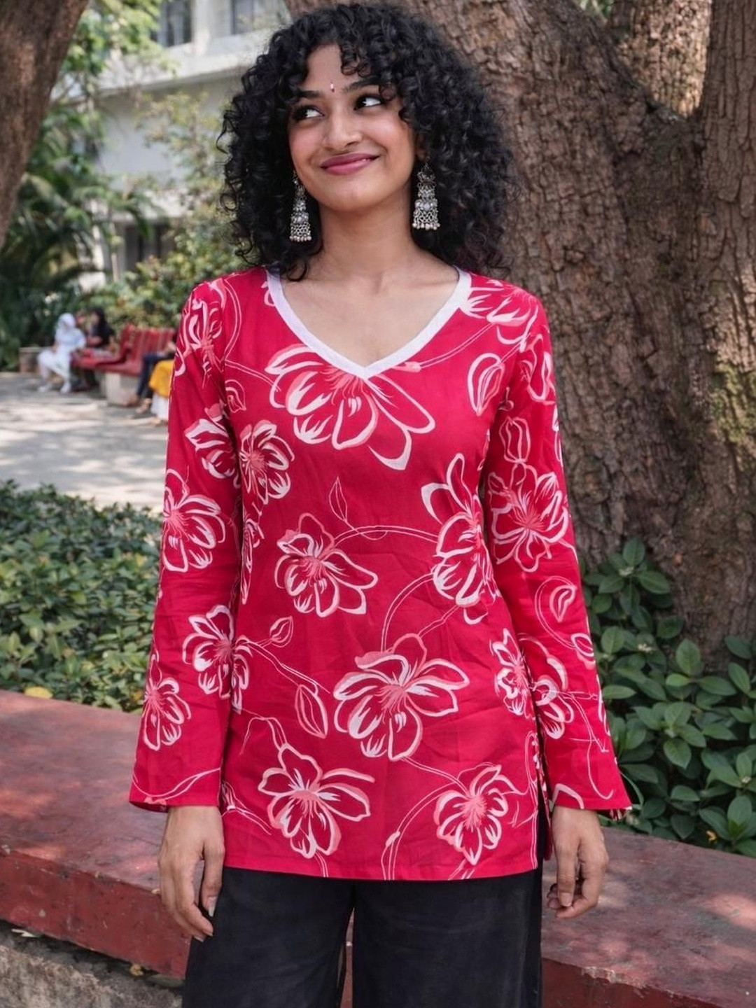 SANGOURI Floral Printed V-Neck Pure Cotton Kurti