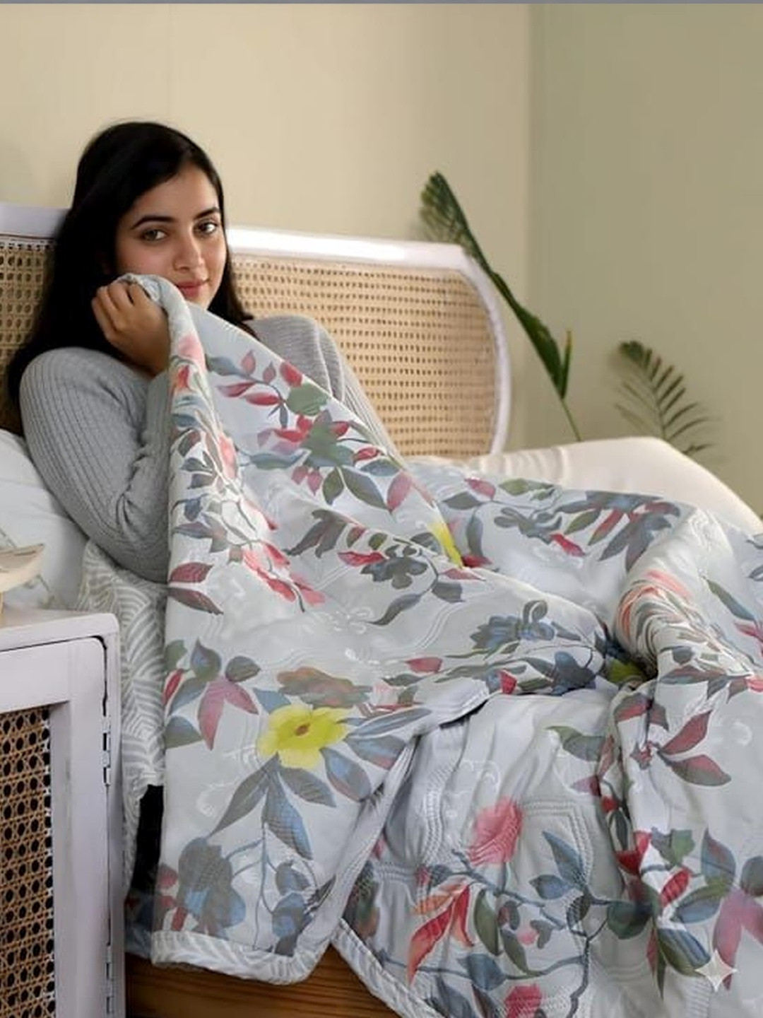Comfowell Grey Floral AC Room 210 GSM Dohar