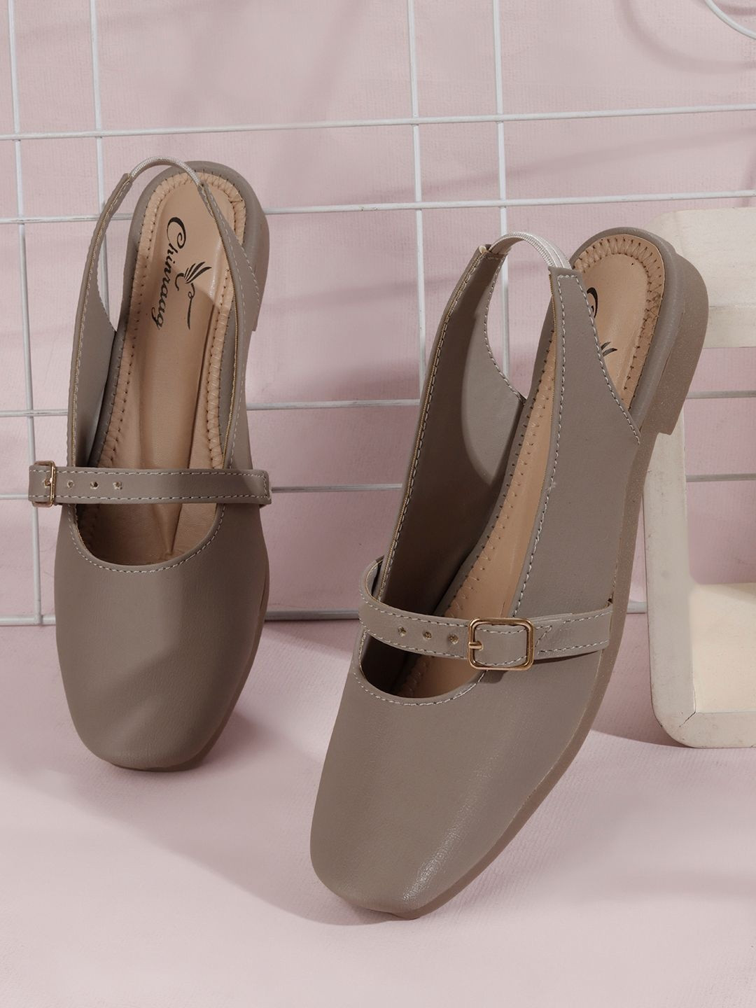 CHINRAAG Comfort Pumps with Buckles
