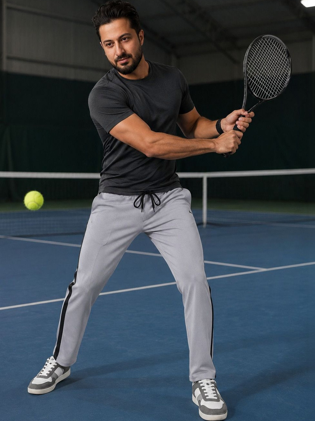 Slazenger Men Regular Fit Training Track Pants Rs. 449 - Myntra