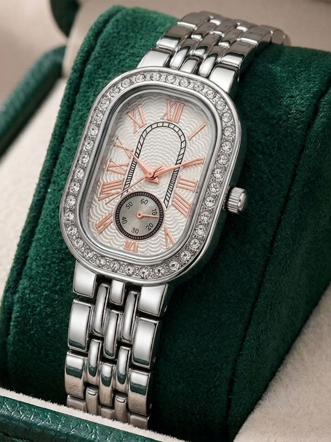 Praizy Times Women Brass Dial & Bracelet Style Straps Analogue Multi Function Watch HS-OVAL-SILVER