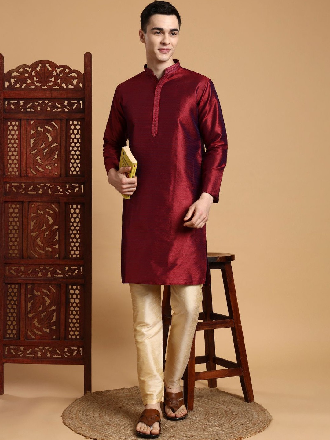 Dincharya Men Thread Work Kurta