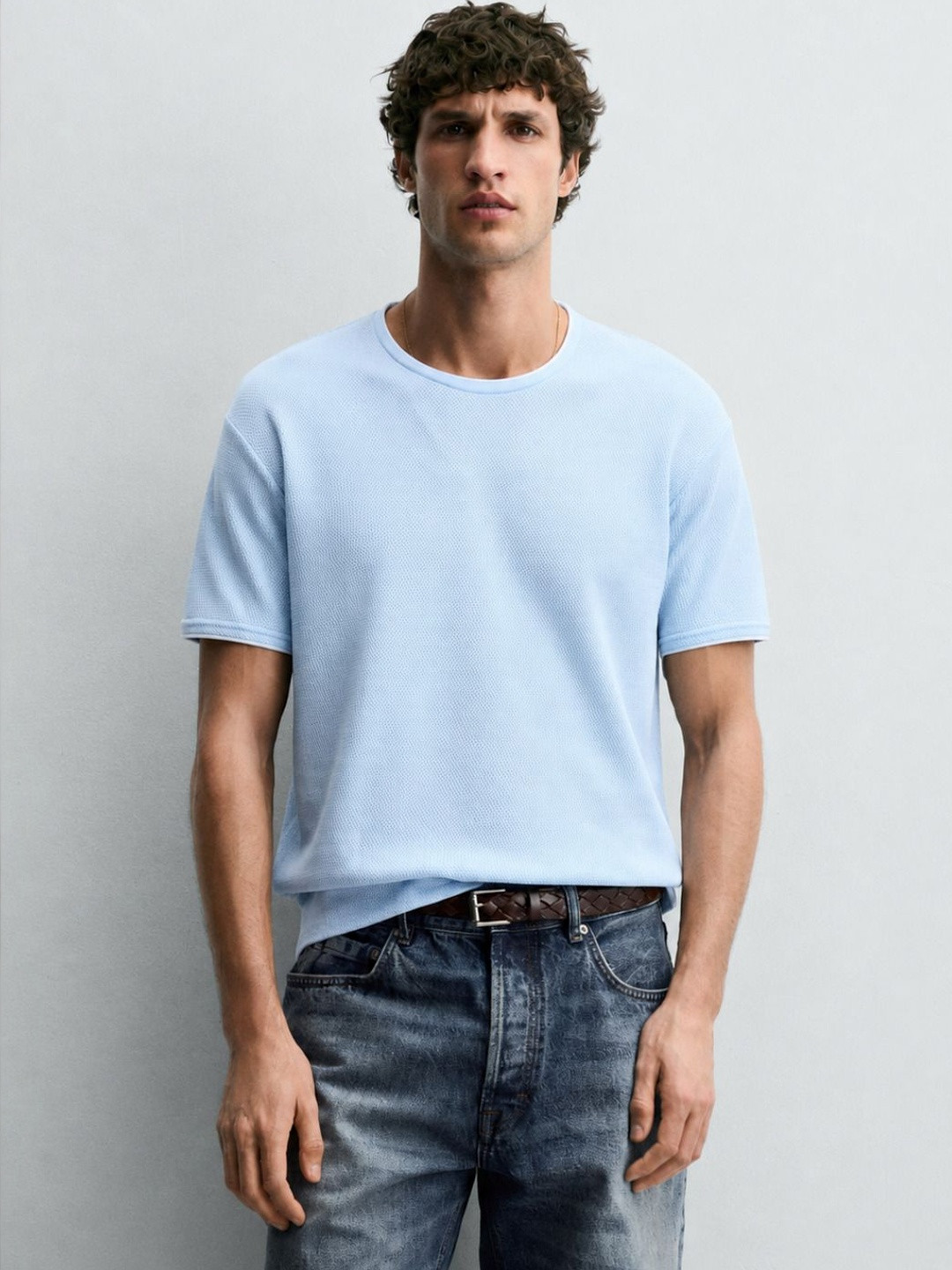 Alan Jones Men Blue Solid Slim Fit T-shirt