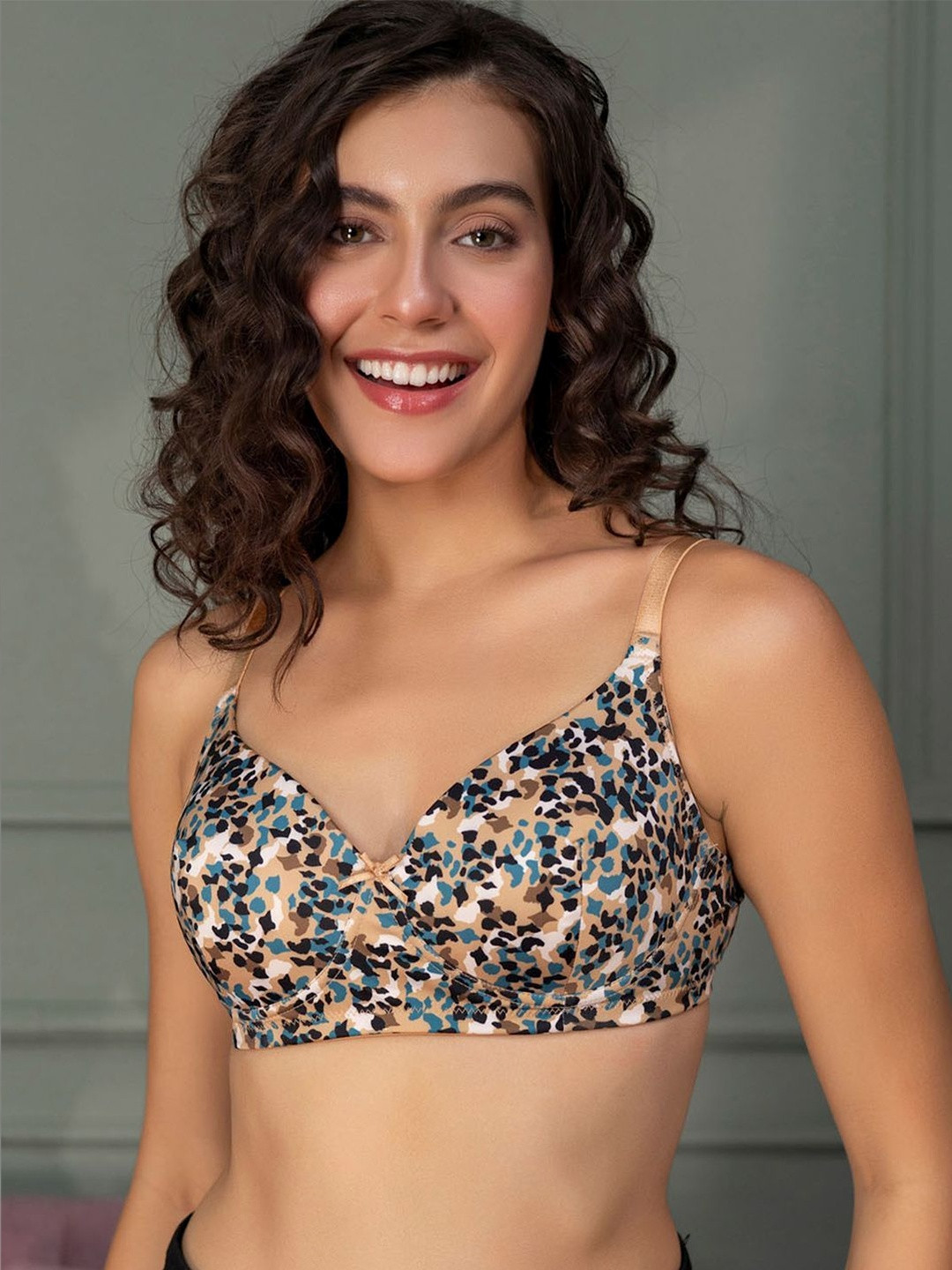 Chelvet Women Full Coverage Lightly Padded Bra Seamless & Non Wired