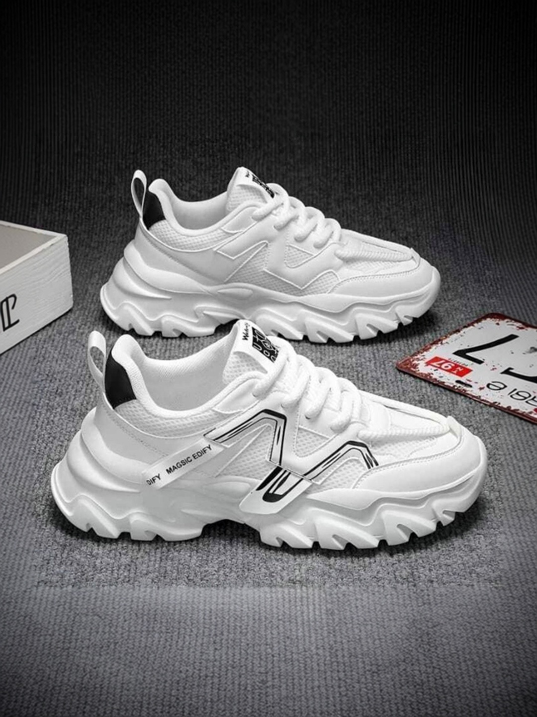 glitchez Men Textured Sneakers