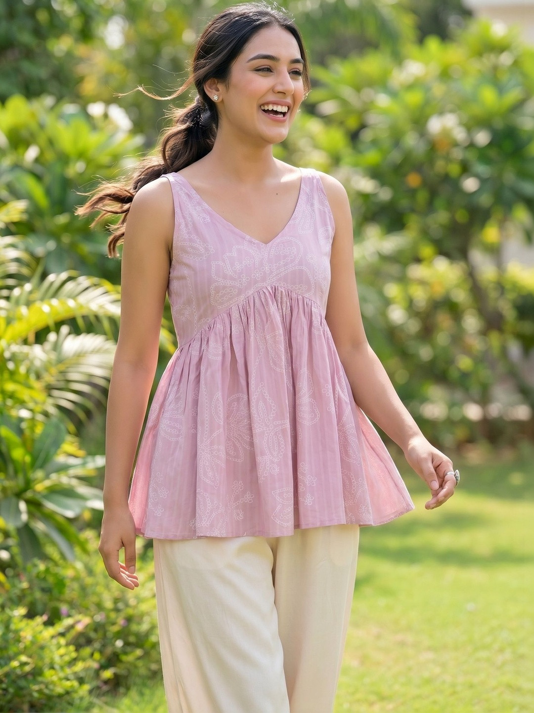 SAANWRI Ethnic Motifs Printed V-Neck Empire Kurti