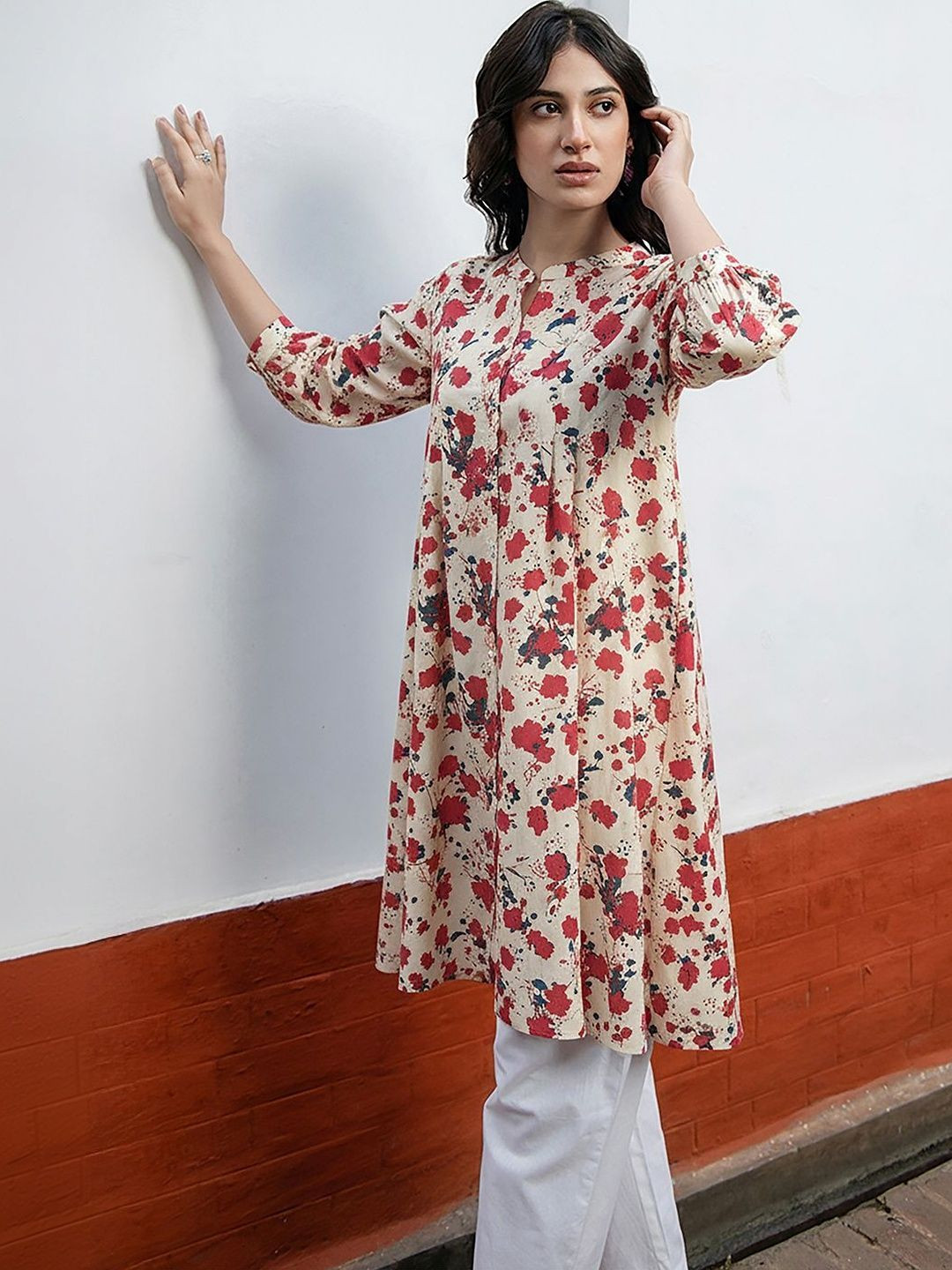 Janasya Cream Floral Printed Mandarin Collar Pure Cotton A-line Tunic
