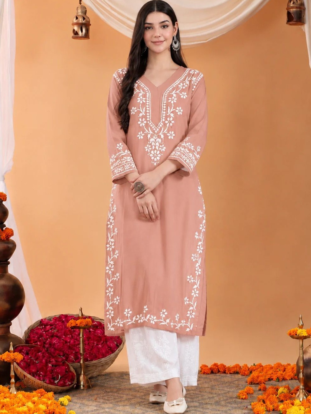 Poshak Chikan Studio Women Embroidered Chikankari Kurta